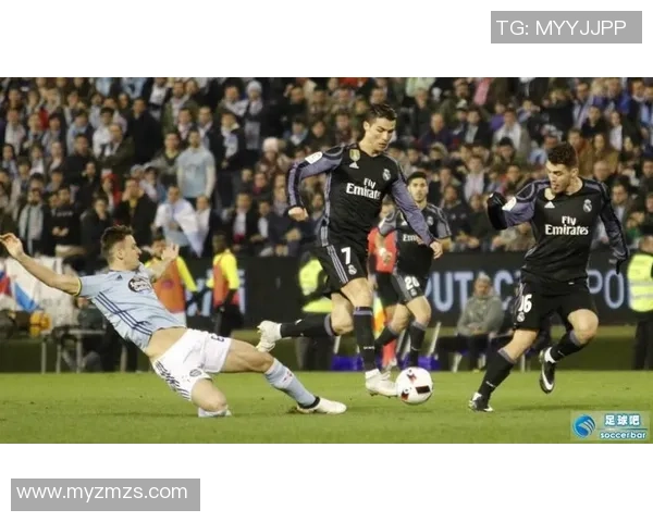 国王杯精彩对决那不勒斯大胜曼联乌龙球成比赛转折点