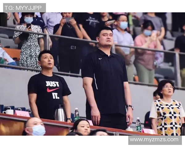 姚明首次观看MMA赛事感受与反思分享运动员对格斗的独特见解与热情