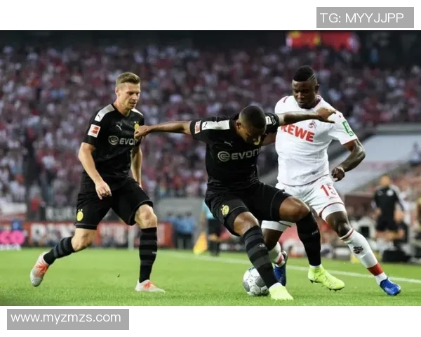 中超激战:多特蒙德险胜曼联乌龙球成比赛转折点引发热议 中超激战:多特蒙德险胜曼联乌龙球成比赛转折点引发热议