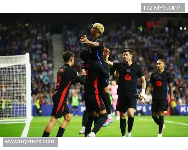 西甲激战巴萨大胜拜仁红牌争议引发全场热议与反思