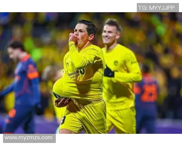 欧冠激战：那不勒斯与马竞鏖战成平局战术解析引发全场热议