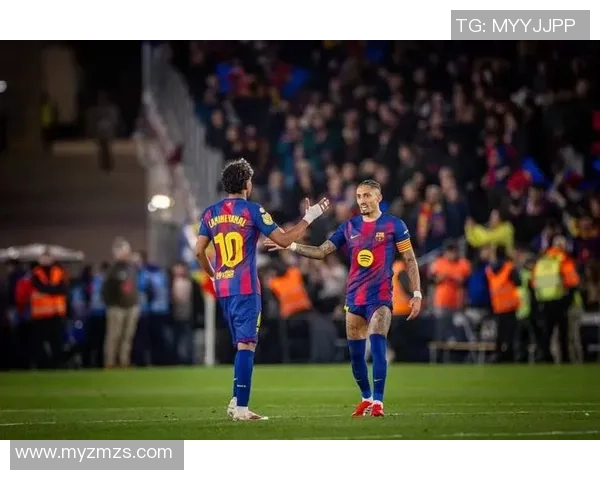 足总杯激战巴黎圣日耳曼与巴萨战成平局乌龙球引发全场狂欢 足总杯激战巴黎圣日耳曼与巴萨战成平局乌龙球引发全场狂欢